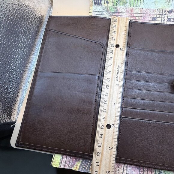 Coach Vintage Dark Brown Leather Bifold Passport Wallet Card Holder Travel - Picture 6 of 7